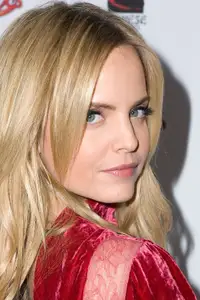 Mena Suvari